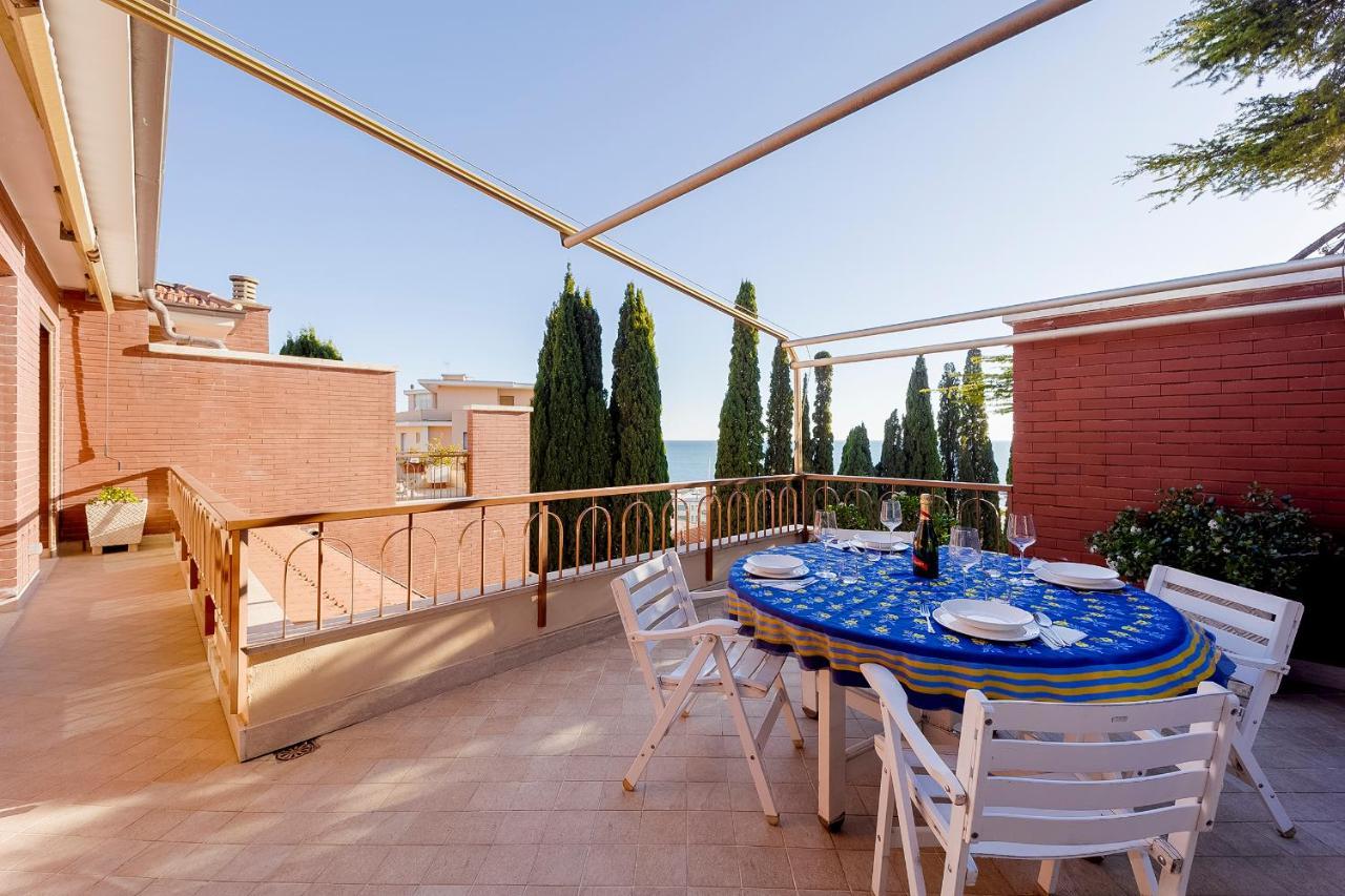 Portosole Attic - With Terrace And Private Parking Lägenhet Sanremo Exteriör bild